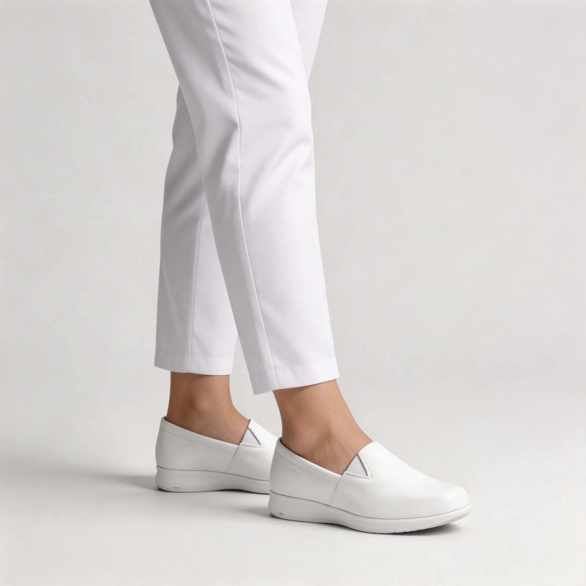 Zapato Clínico Blanco para Dama Clinic 320