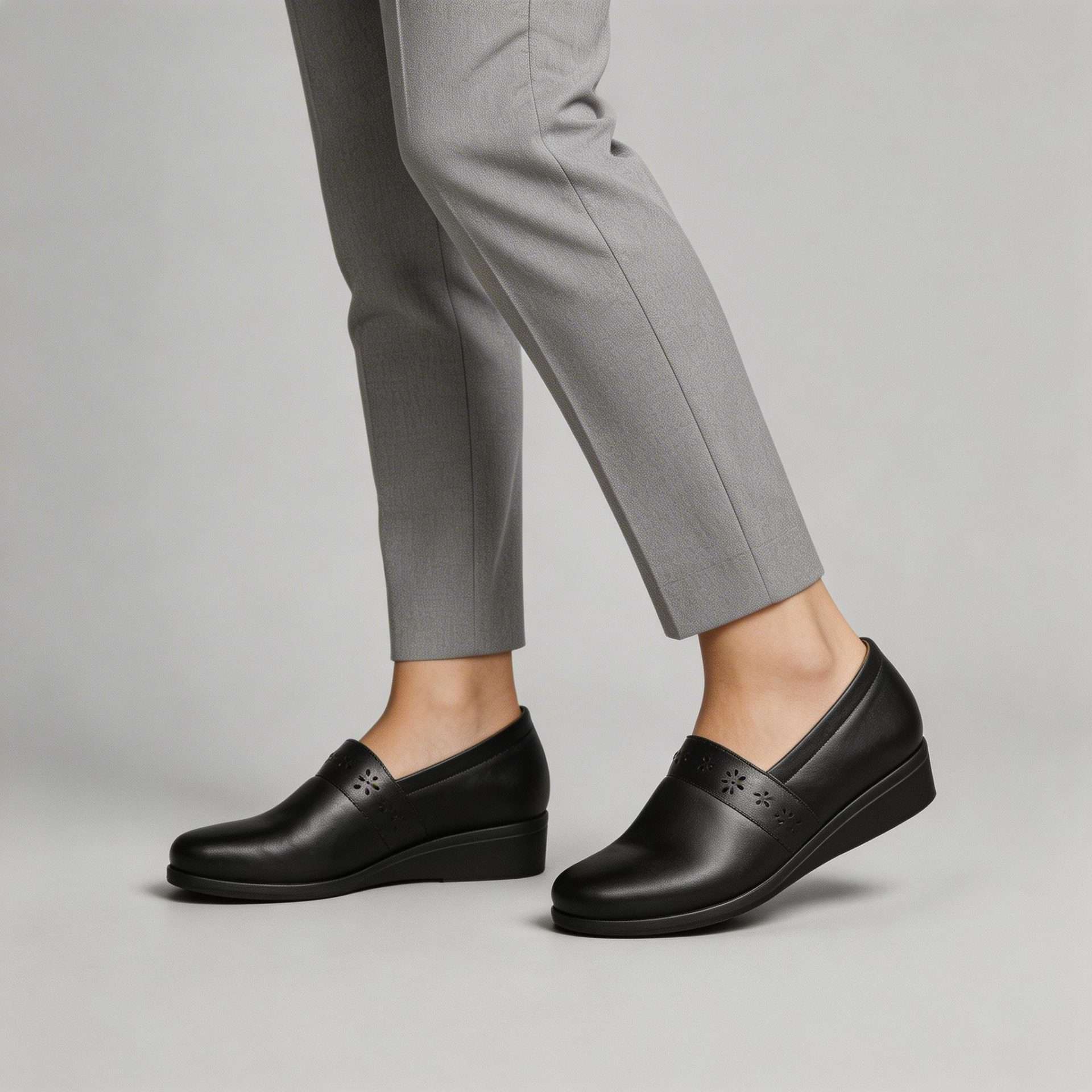 Zapato Clínico Negro de Mujer Confort 140